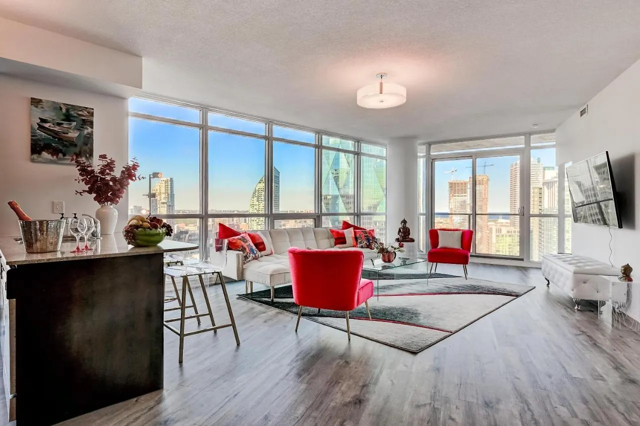 Spacious Lux 2Bd Downtown Toronto With Parking!