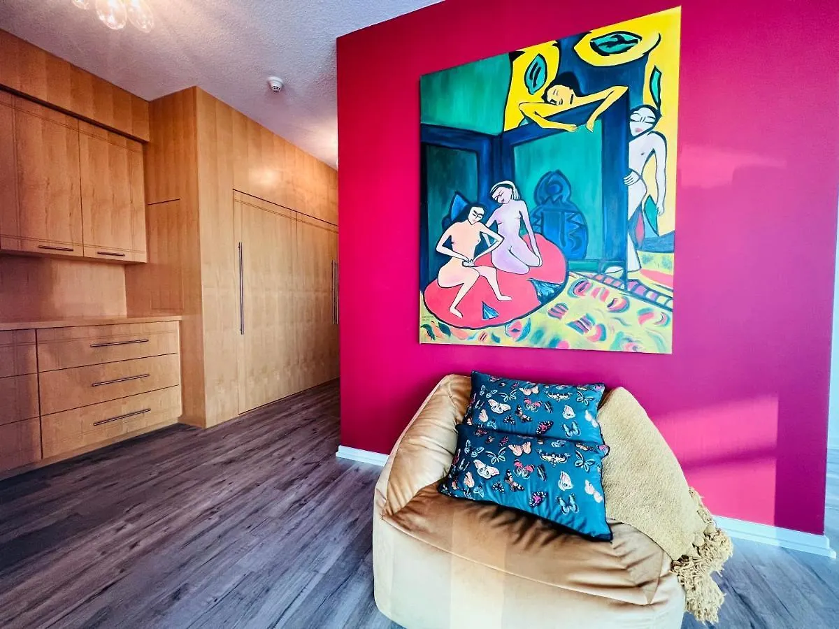 Spacious Lux 2Bd Downtown Toronto With Parking!