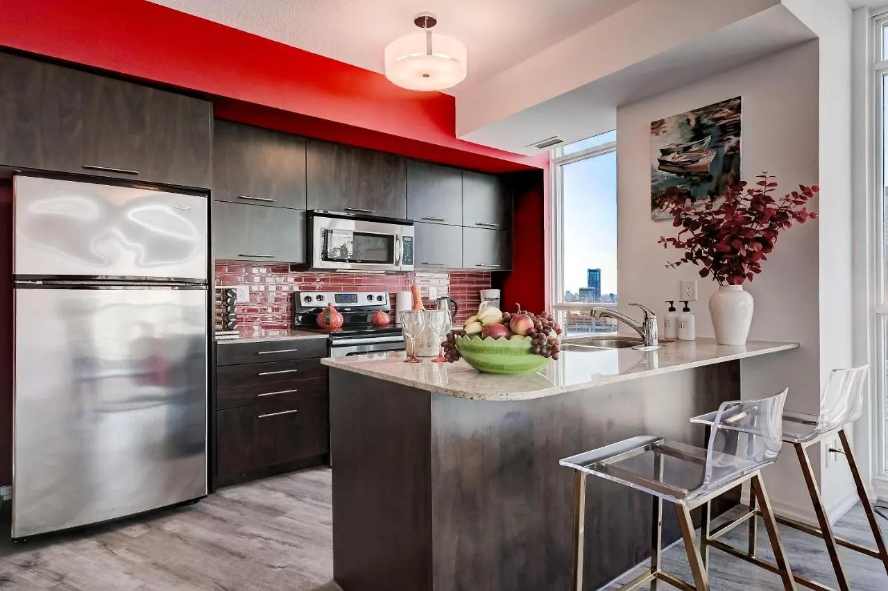 Spacious Lux 2Bd Downtown Toronto With Parking! Apartment